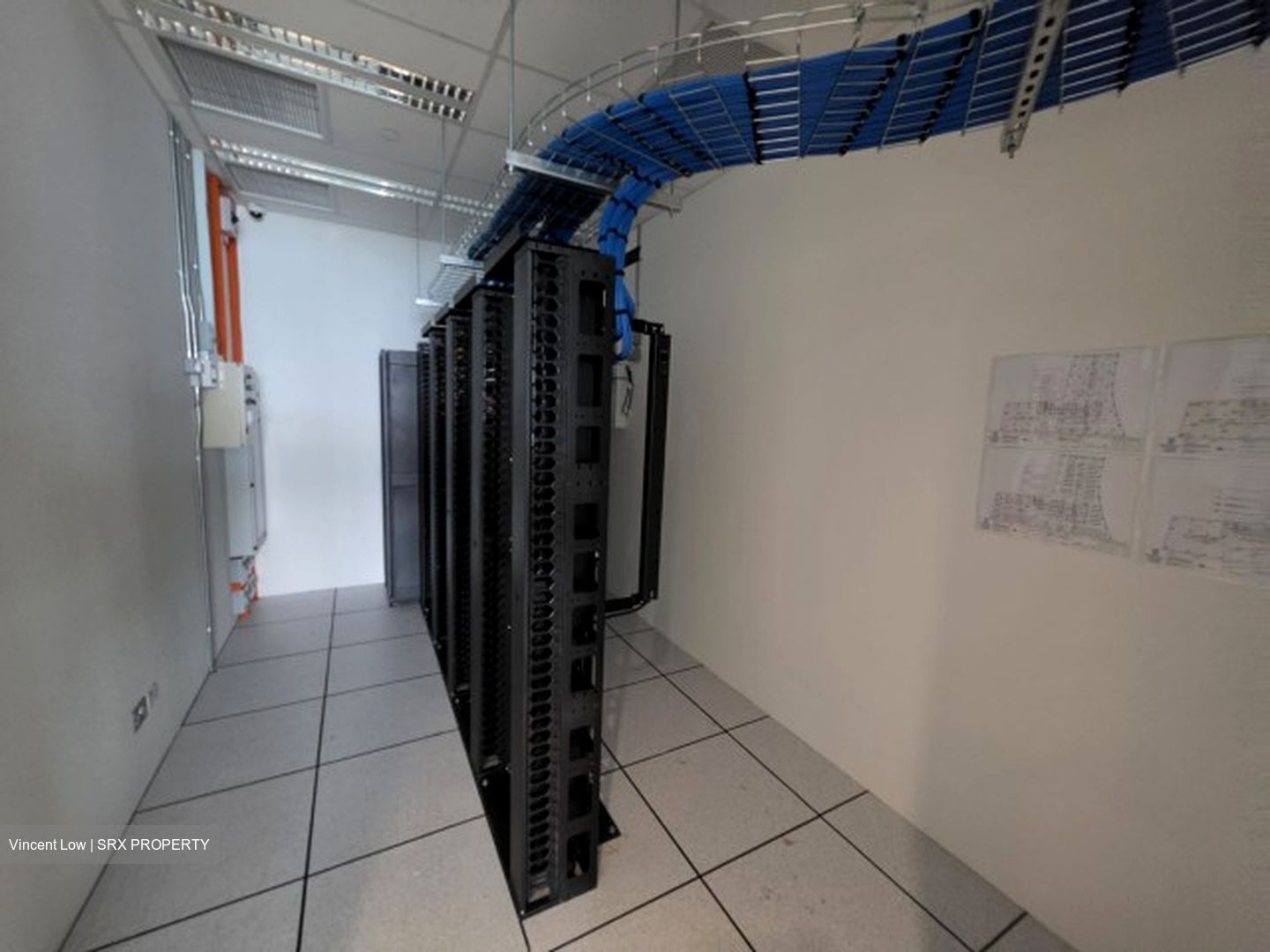 Galaxis (D5), Office #545745721